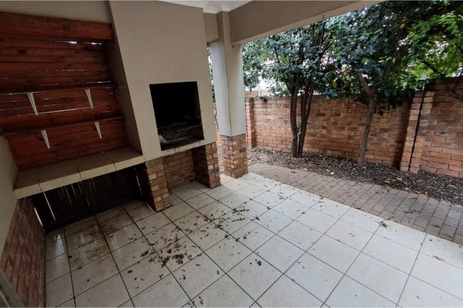 2 Bedroom Property for Sale in Amberfield Gauteng