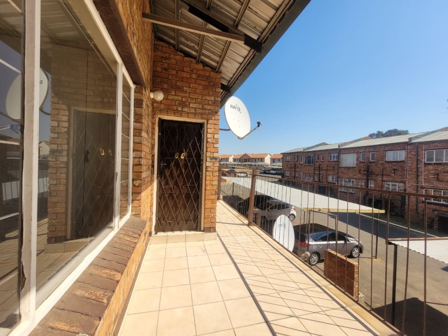 2 Bedroom Property for Sale in Groblerpark Gauteng