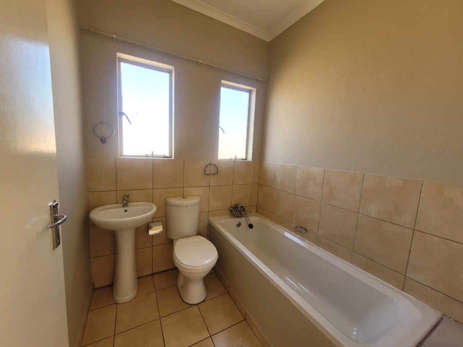 2 Bedroom Property for Sale in Groblerpark Gauteng