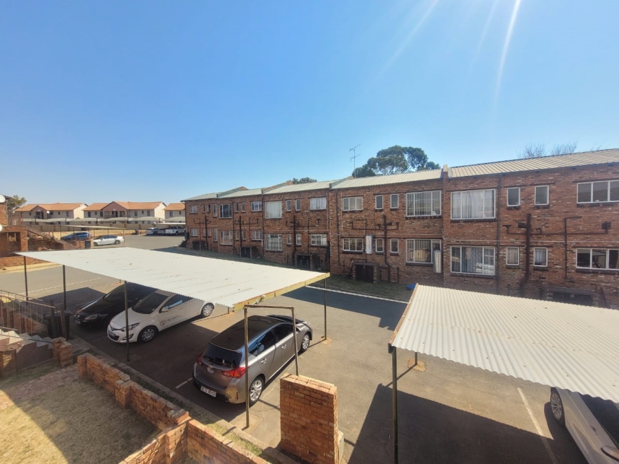2 Bedroom Property for Sale in Groblerpark Gauteng