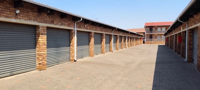 2 Bedroom Property for Sale in Albemarle Gauteng