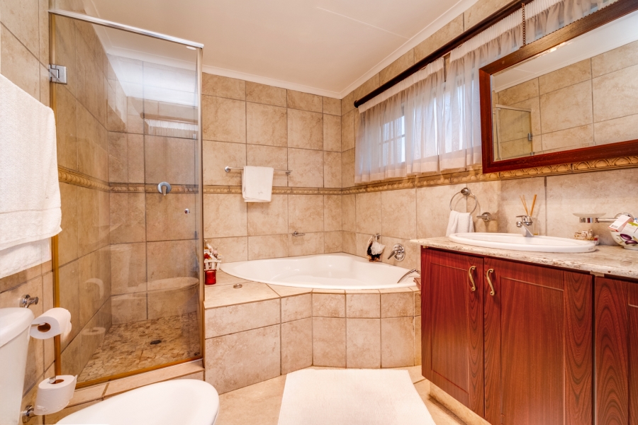 6 Bedroom Property for Sale in Bryanston Gauteng