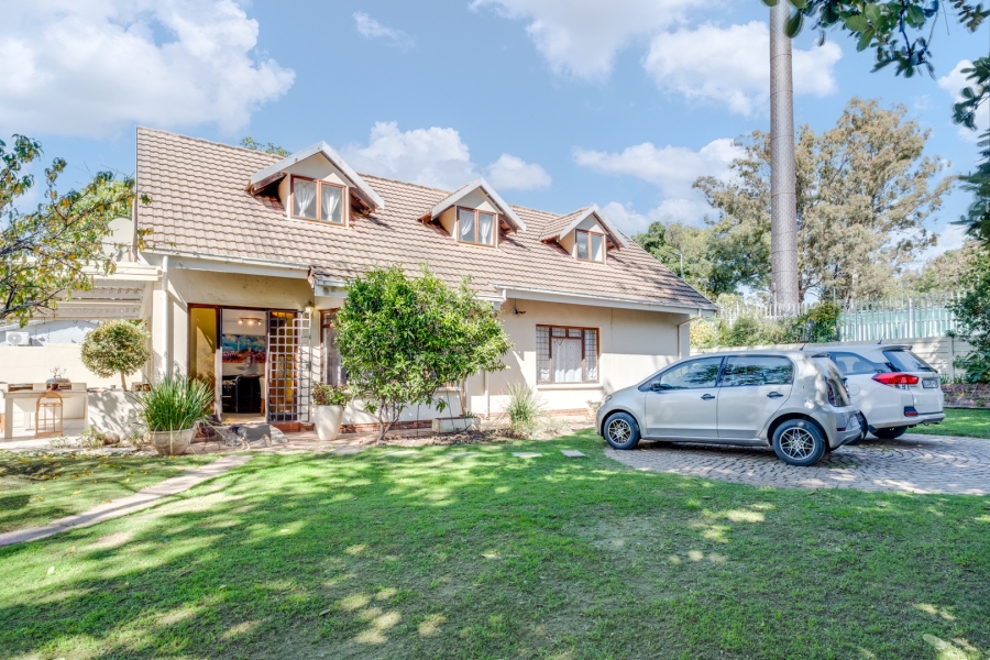 6 Bedroom Property for Sale in Bryanston Gauteng