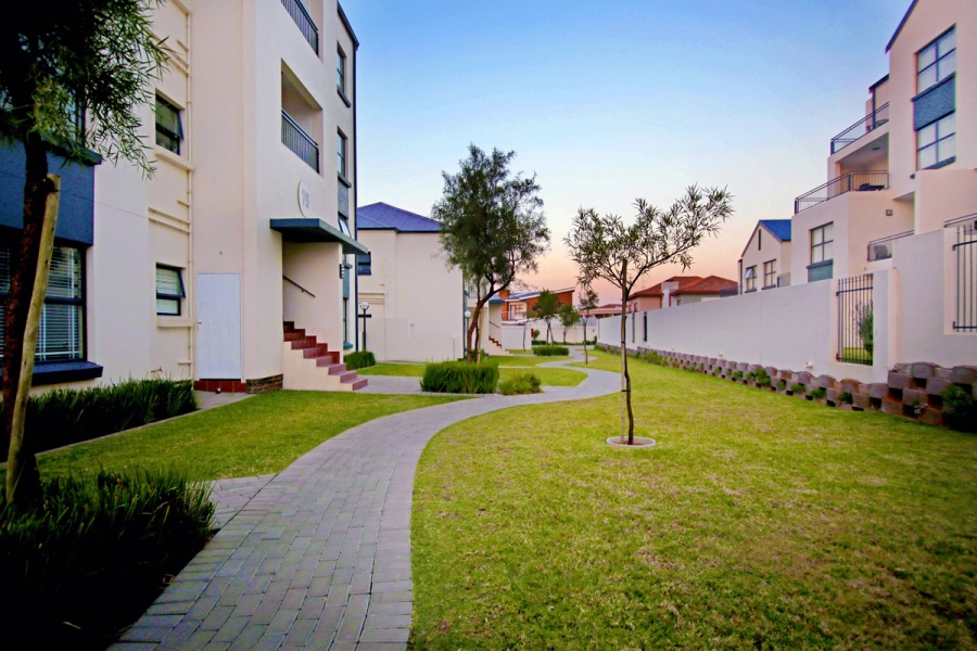2 Bedroom Property for Sale in Greenstone Hill Gauteng