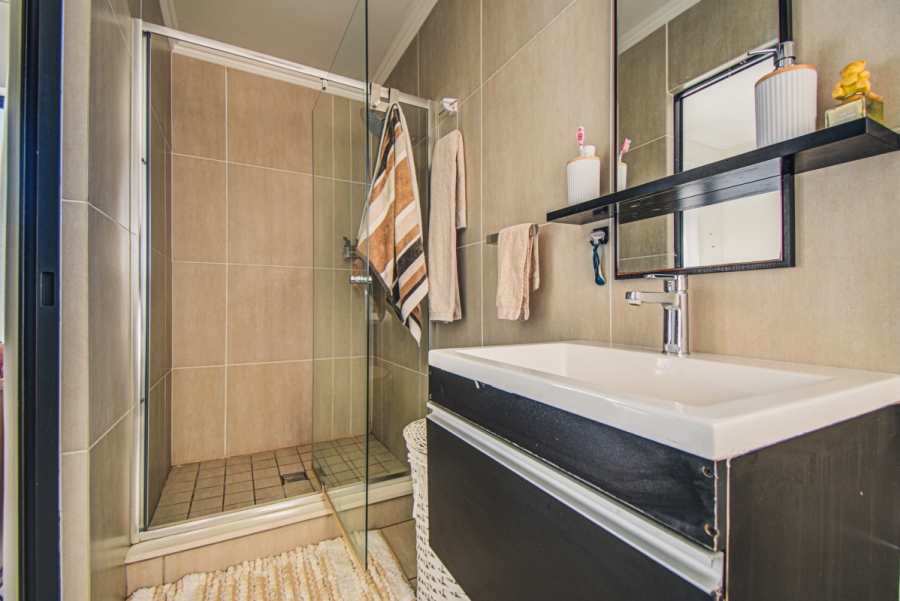 2 Bedroom Property for Sale in Greenstone Hill Gauteng