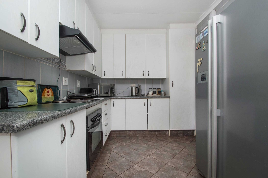 3 Bedroom Property for Sale in Roodekrans Gauteng