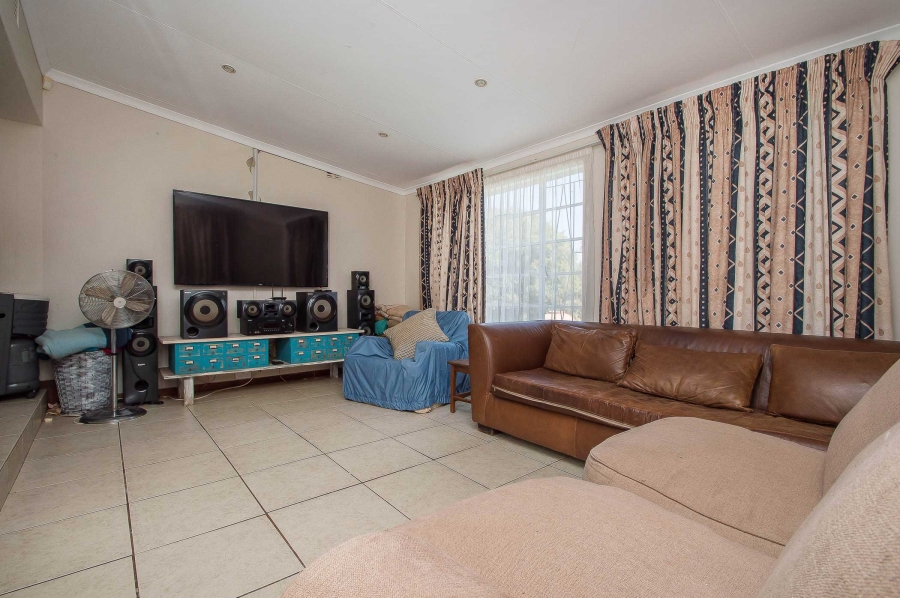 3 Bedroom Property for Sale in Roodekrans Gauteng