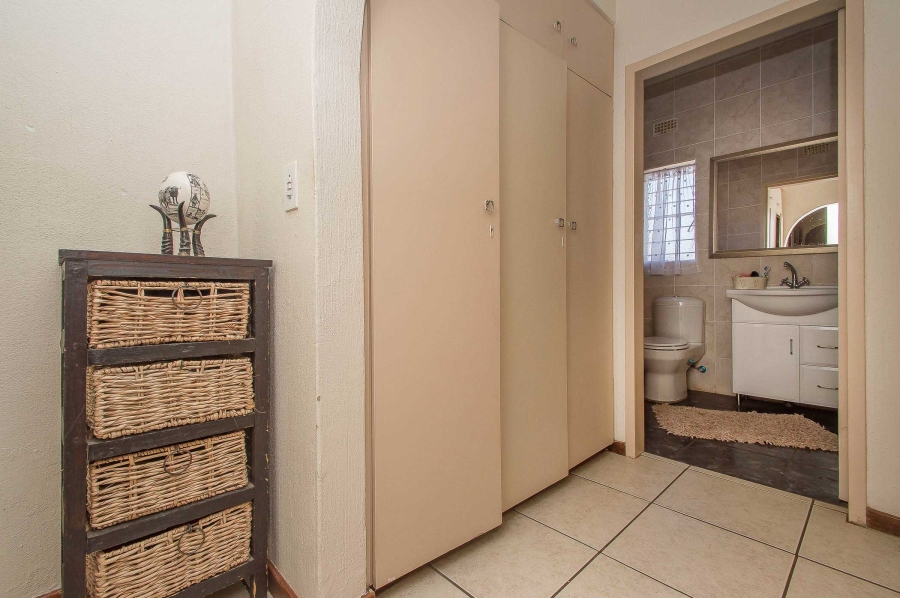 3 Bedroom Property for Sale in Roodekrans Gauteng