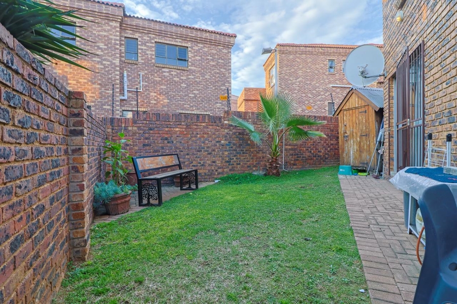 3 Bedroom Property for Sale in Liefde en Vrede Gauteng