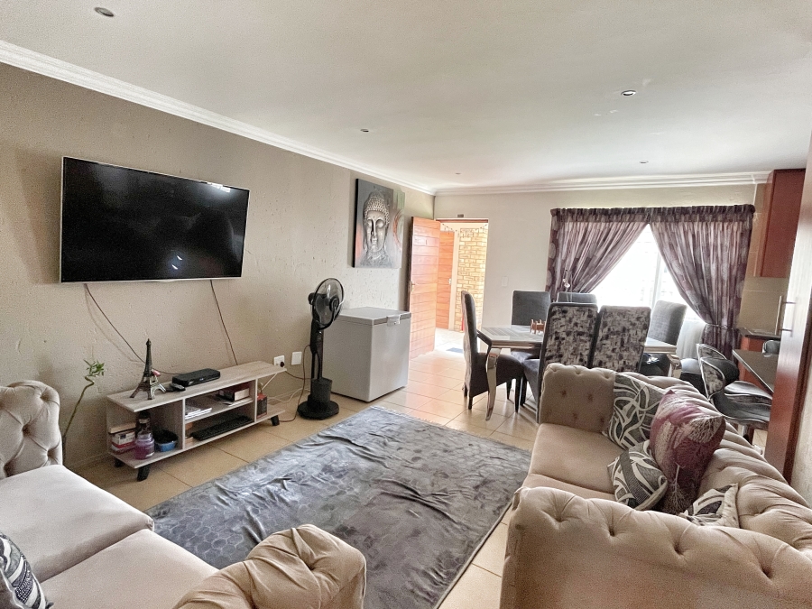 2 Bedroom Property for Sale in New Redruth Gauteng