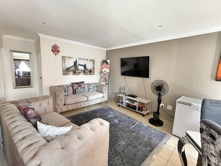 2 Bedroom Property for Sale in New Redruth Gauteng