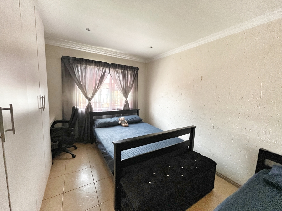 2 Bedroom Property for Sale in New Redruth Gauteng