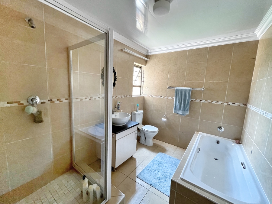 2 Bedroom Property for Sale in New Redruth Gauteng