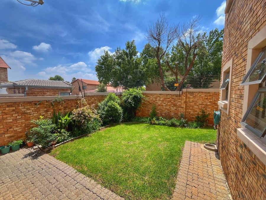 2 Bedroom Property for Sale in New Redruth Gauteng