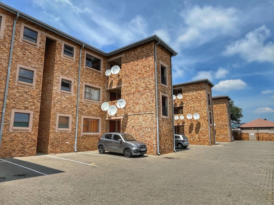 2 Bedroom Property for Sale in New Redruth Gauteng