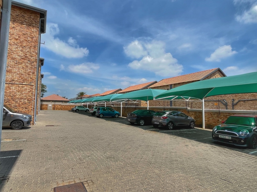 2 Bedroom Property for Sale in New Redruth Gauteng