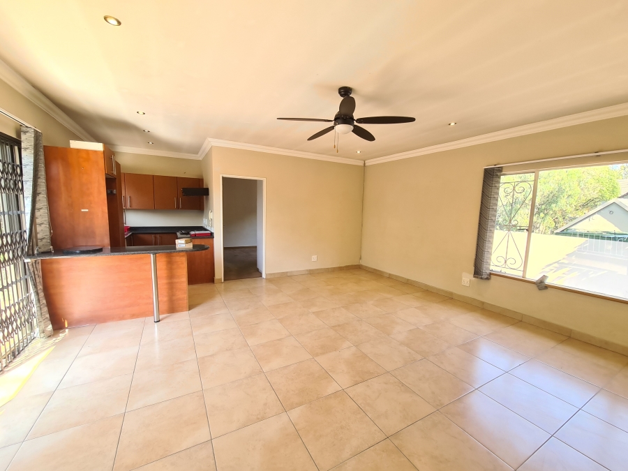 To Let 1 Bedroom Property for Rent in Magaliessig Gauteng