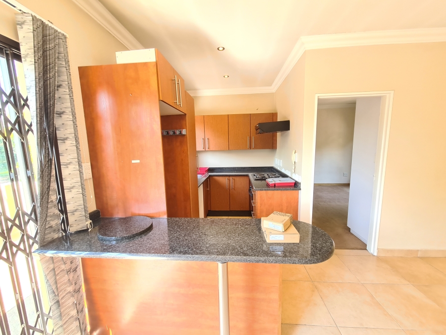 To Let 1 Bedroom Property for Rent in Magaliessig Gauteng