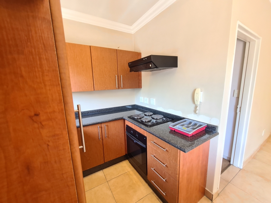 To Let 1 Bedroom Property for Rent in Magaliessig Gauteng