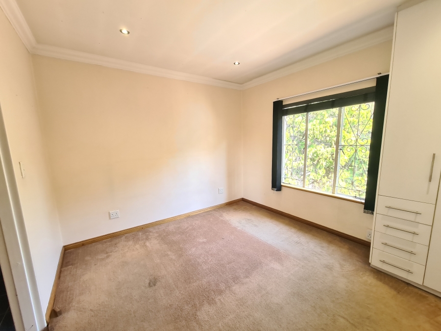To Let 1 Bedroom Property for Rent in Magaliessig Gauteng