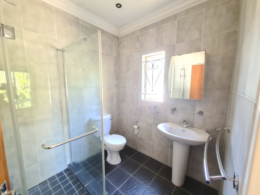 To Let 1 Bedroom Property for Rent in Magaliessig Gauteng
