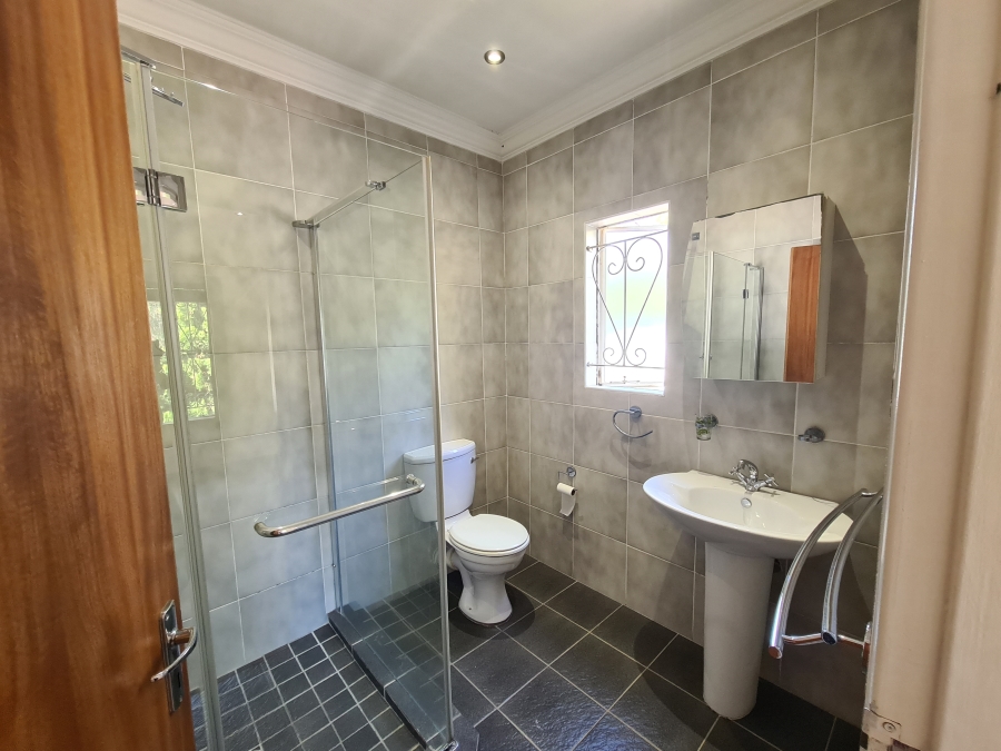 To Let 1 Bedroom Property for Rent in Magaliessig Gauteng