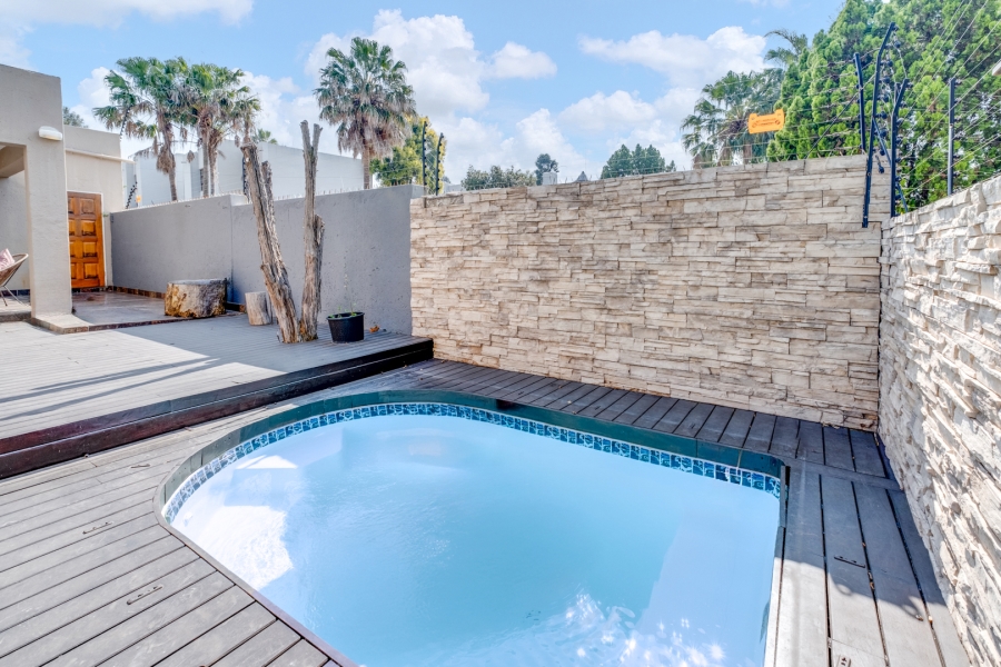 2 Bedroom Property for Sale in Paulshof Gauteng
