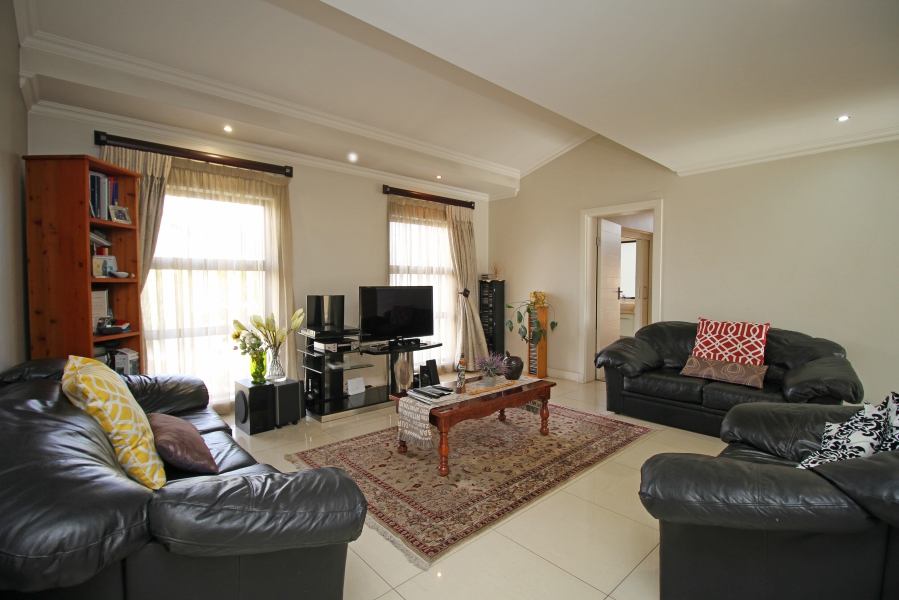 3 Bedroom Property for Sale in Waterfall Country Village Gauteng