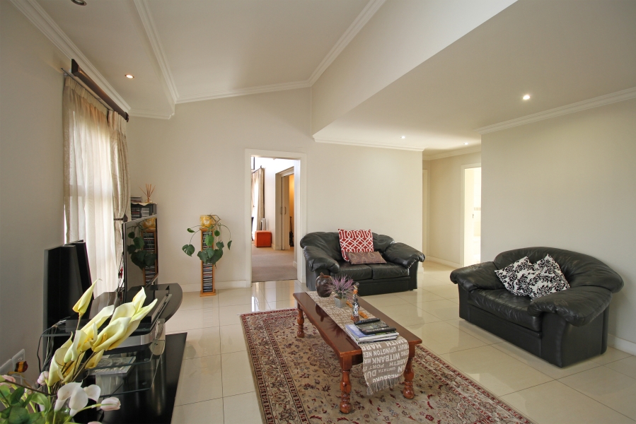 3 Bedroom Property for Sale in Waterfall Country Village Gauteng