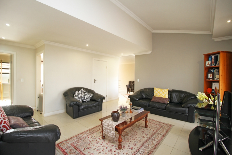 3 Bedroom Property for Sale in Waterfall Country Village Gauteng