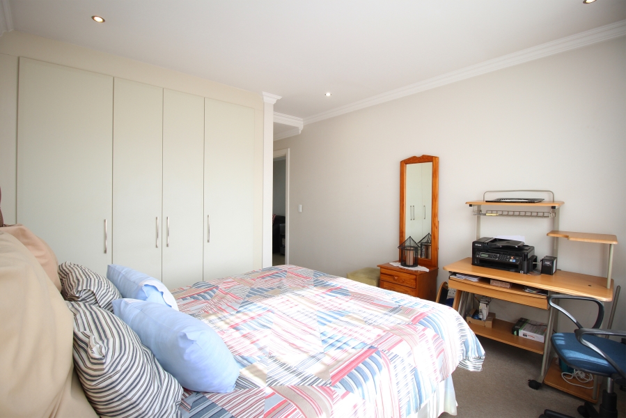 3 Bedroom Property for Sale in Waterfall Country Village Gauteng