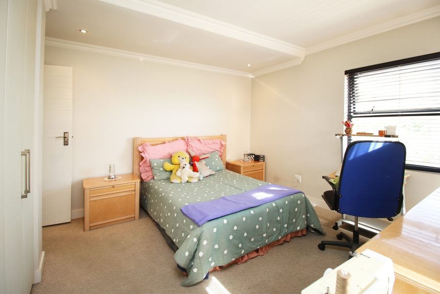 3 Bedroom Property for Sale in Waterfall Country Village Gauteng