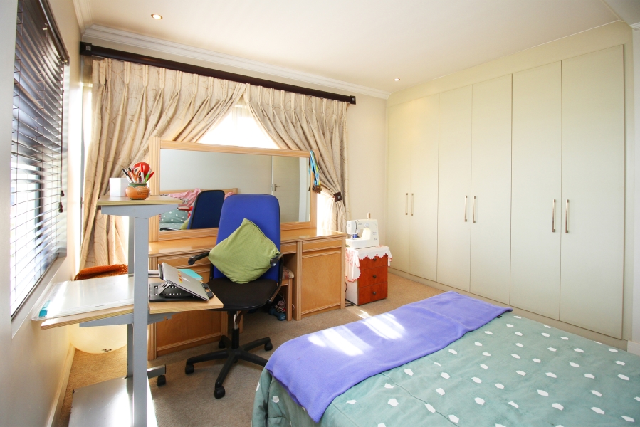 3 Bedroom Property for Sale in Waterfall Country Village Gauteng