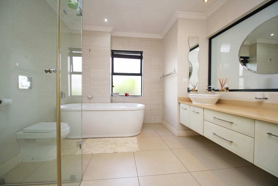 3 Bedroom Property for Sale in Waterfall Country Village Gauteng