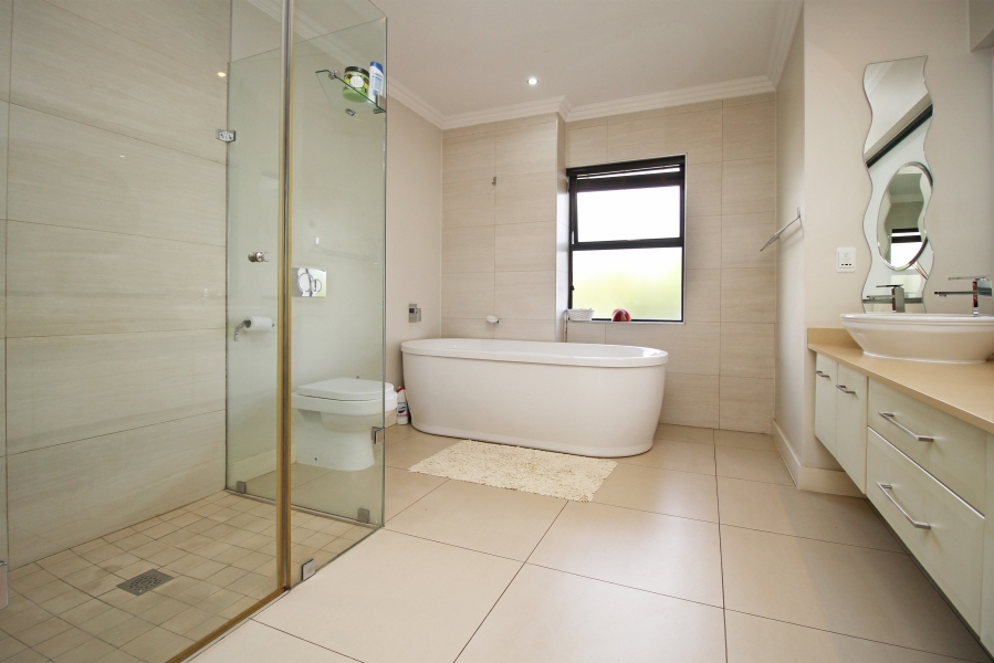 3 Bedroom Property for Sale in Waterfall Country Village Gauteng