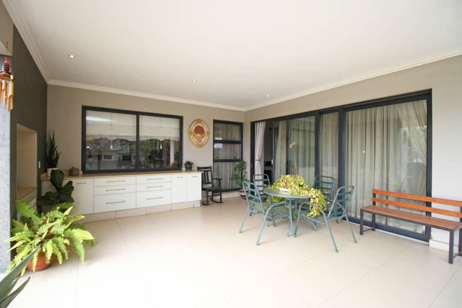 3 Bedroom Property for Sale in Waterfall Country Village Gauteng