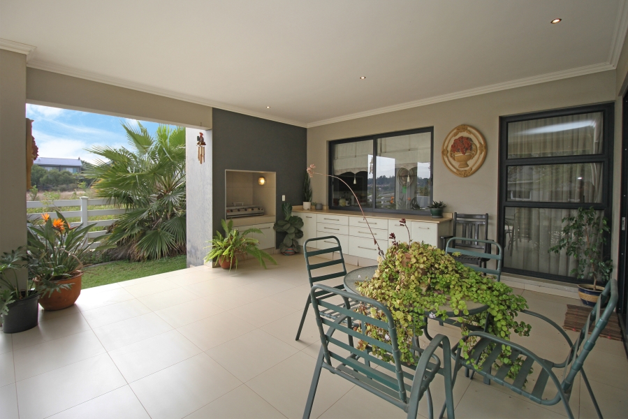 3 Bedroom Property for Sale in Waterfall Country Village Gauteng