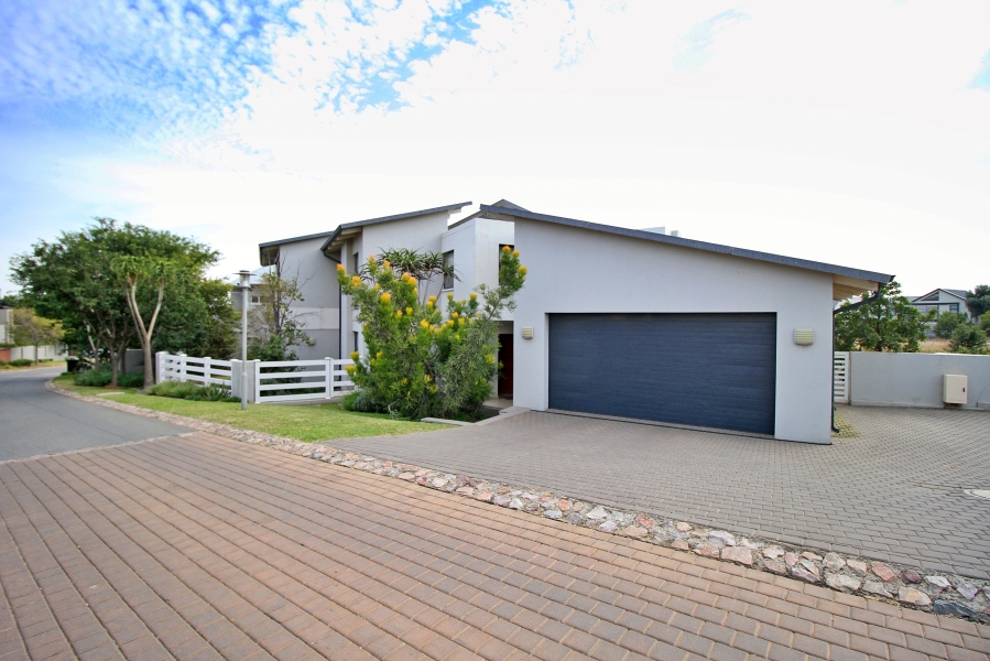 3 Bedroom Property for Sale in Waterfall Country Village Gauteng