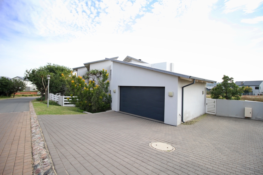 3 Bedroom Property for Sale in Waterfall Country Village Gauteng