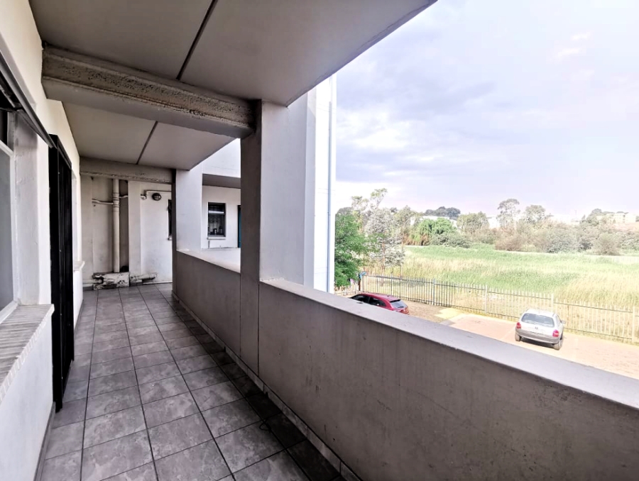 2 Bedroom Property for Sale in Fleurhof Gauteng