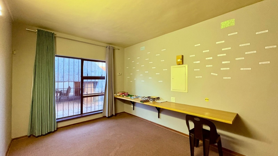 5 Bedroom Property for Sale in Ferryvale Gauteng