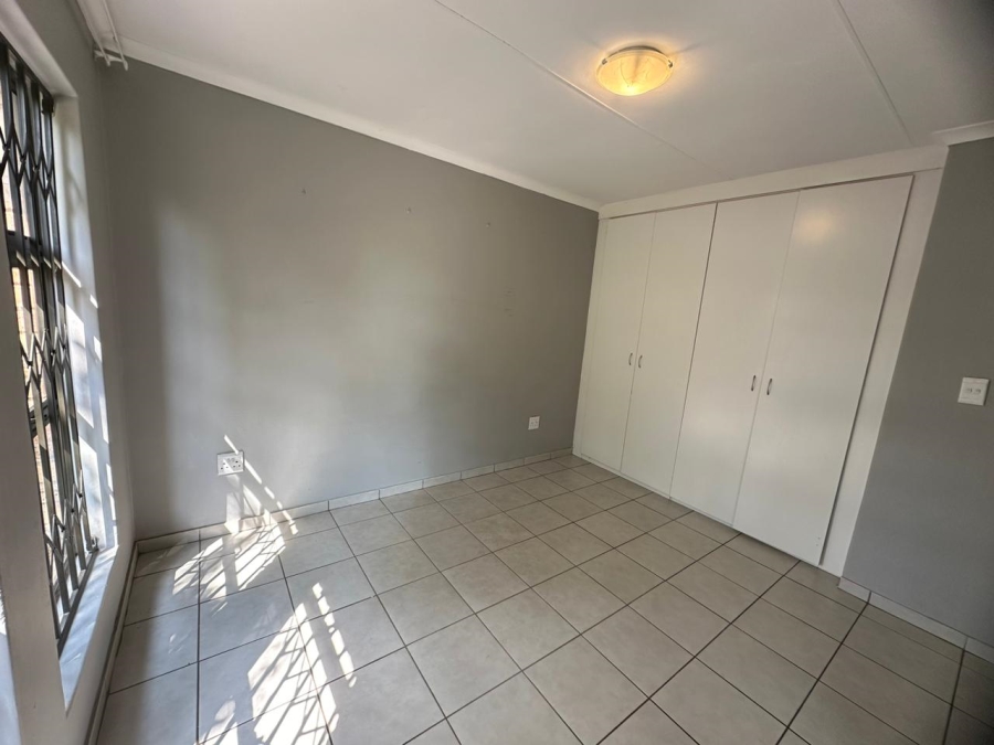 2 Bedroom Property for Sale in Groblerpark Gauteng