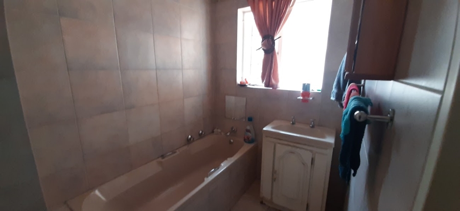 3 Bedroom Property for Sale in Edleen Gauteng