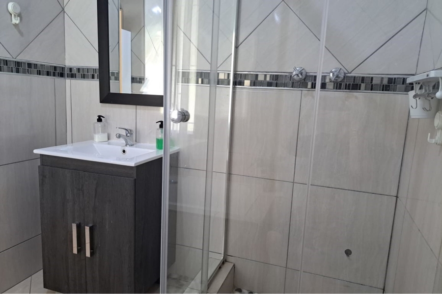 1 Bedroom Property for Sale in Willowbrook Gauteng