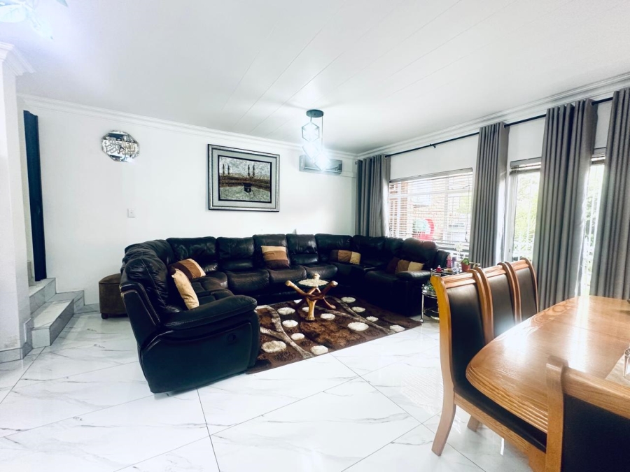 3 Bedroom Property for Sale in Brackendowns Gauteng