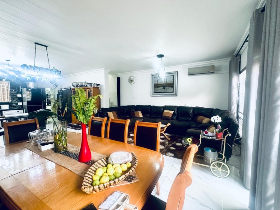 3 Bedroom Property for Sale in Brackendowns Gauteng