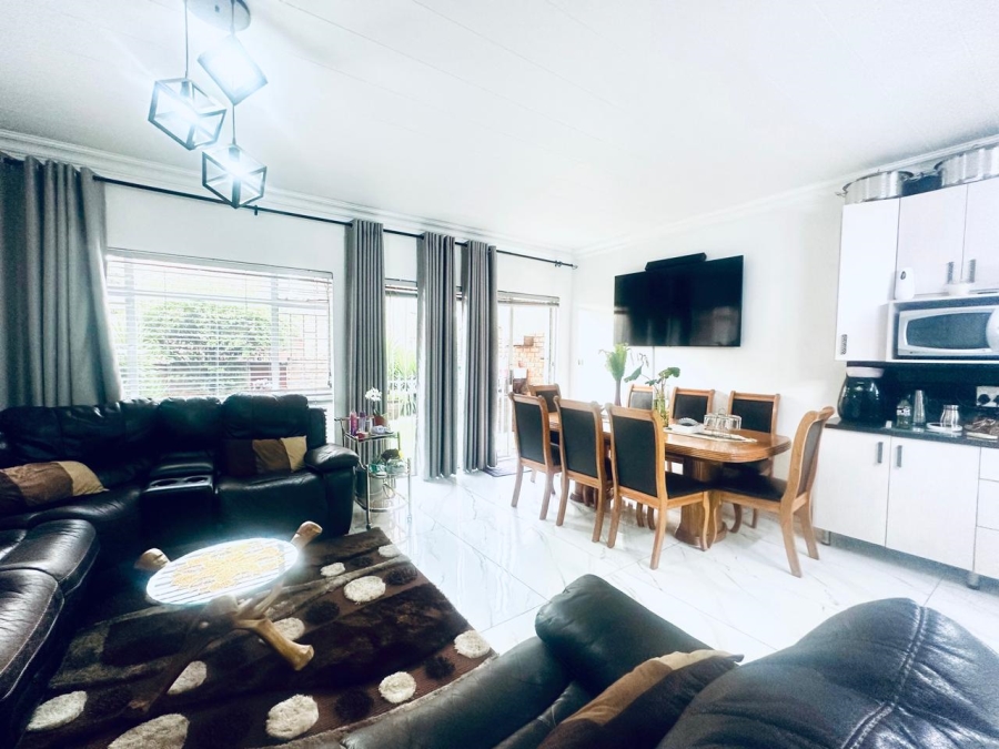 3 Bedroom Property for Sale in Brackendowns Gauteng