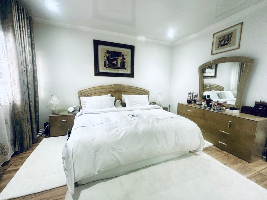 3 Bedroom Property for Sale in Brackendowns Gauteng