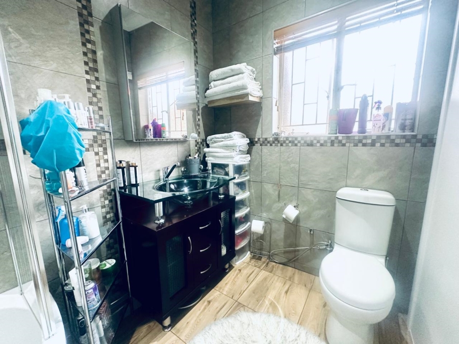 3 Bedroom Property for Sale in Brackendowns Gauteng