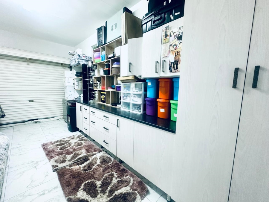 3 Bedroom Property for Sale in Brackendowns Gauteng